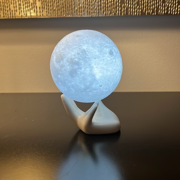 Moon Lamp - Picture 4 of 10